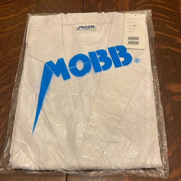 NWT Mobb Women's Short Fitted Lab Coat: size Large - Picture 2 of 4